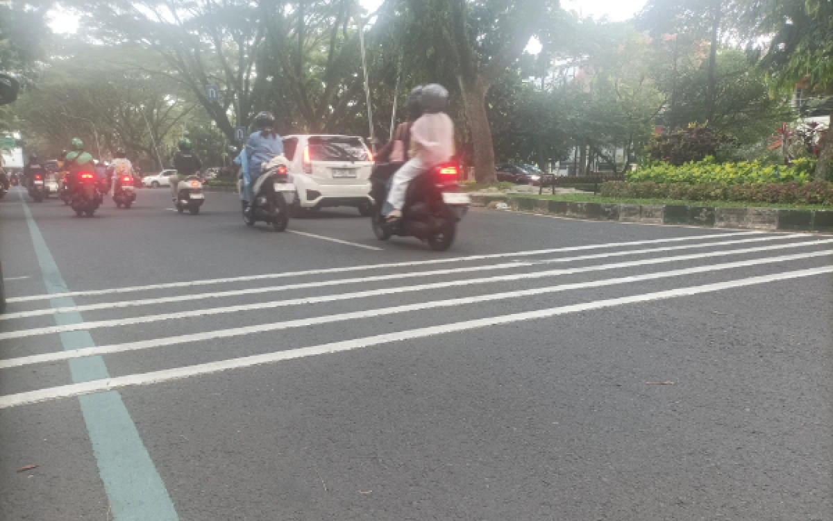 Thumbnail Berita - Langkah Tegas Polisi! 4 Titik Rawan Balap Liar di Malang Dipasangi Pita Penggaduh