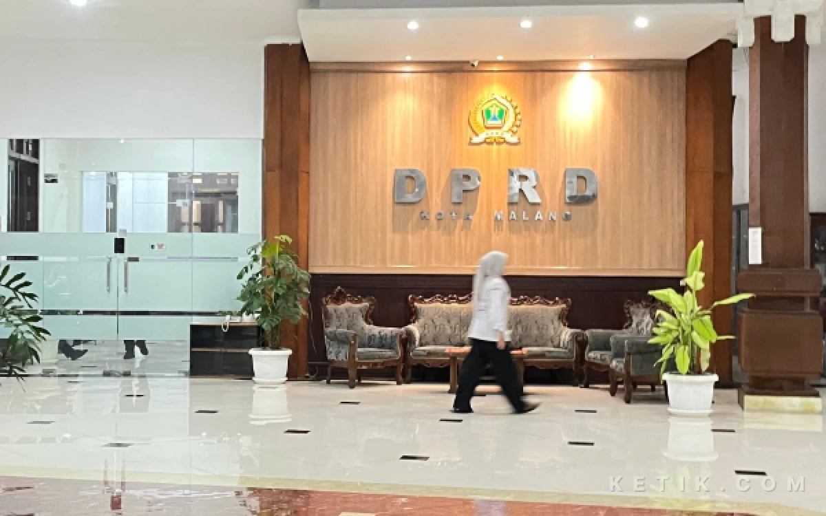 Thumbnail Berita - KPK Sambangi DPRD Kota Malang, Wali Kota-Wakil Wali Kota hingga Anggota Dewan Dikumpulkan! Ada Apa?