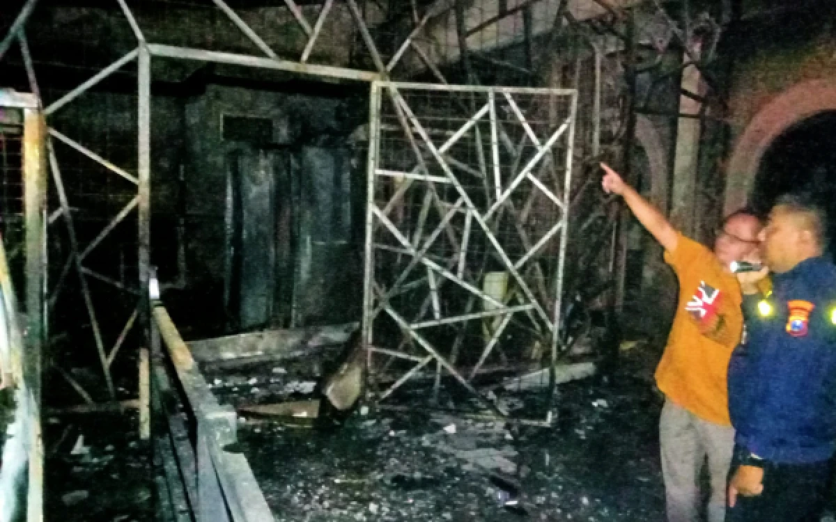 Foto Kondisi Toko Ogan usai mengalami kebakaran pada Kamis, 1 Oktober 2026 (Foto : Polsek Klojen)
