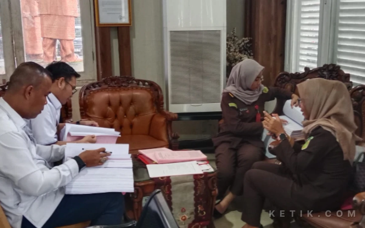 Thumbnail Berita - Kasus Korupsi KUR BSI OKI Rp9,5 Miliar Masuk Meja Hijau, Tiga Tersangka Segera Disidang di Tipikor Palembang