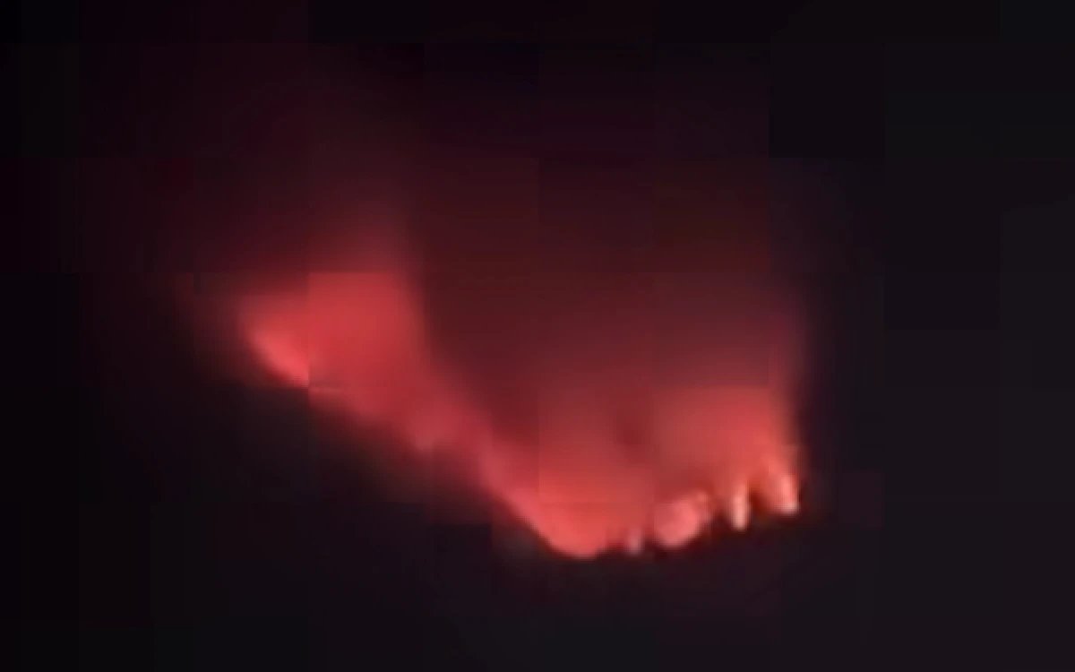 Foto Kawasan Gunung Bromo yang mengalami kebakaran pada Senin, 3 Agustus 2026 malam (Foto : Istimewa)