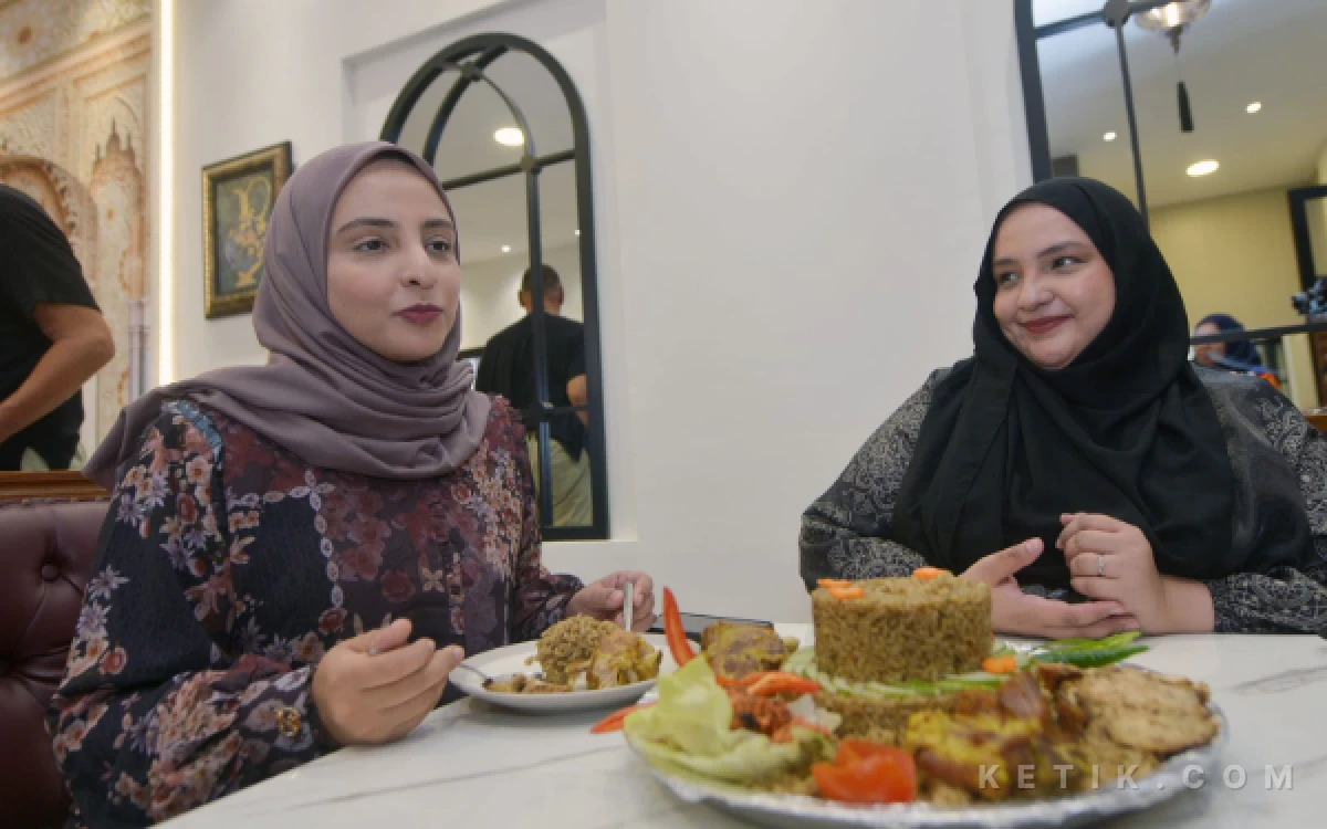 Thumbnail Berita - Sajian Khas Timur Tengah Tumpeng Kebuli, Aroma Rempahnya Buat Siapapun Tergoda
