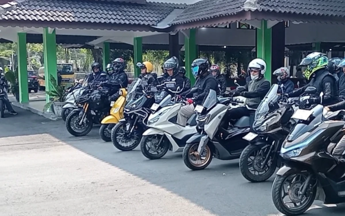 Thumbnail Berita - Bupati Tegal Pimpin Tur Motor ke Purbalingga, Pererat Silaturahmi dan Sinergi Antardaerah