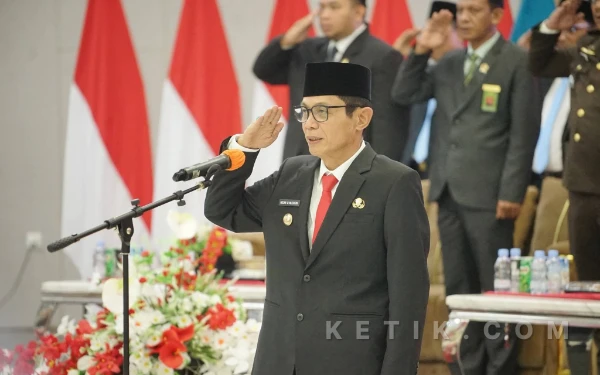 Thumbnail Berita - [FOTO] Wabub Helmi Kukuhkan Paskibraka Halmahera Selatan 2026