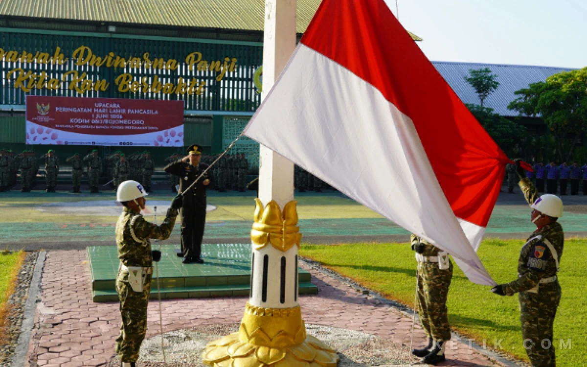 Thumbnail Berita - Peringati Hari Lahir Pancasila 2026, Kodim 0813/Bojonegoro Gelar Upacara Bendera