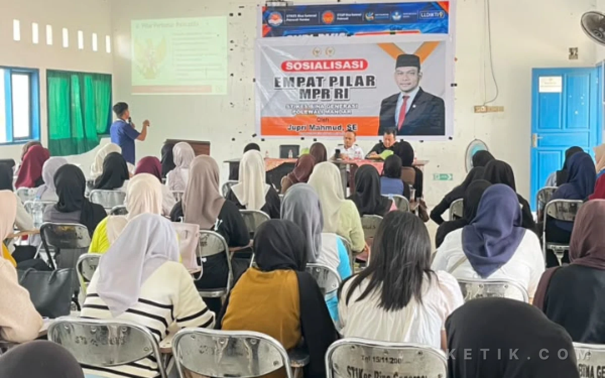 Foto Peserta Kegaiatan Sosialisasi Empat pilar Kebangsaan Di Kampus STIKES Biges Polman ( Foto Akbar ketik )