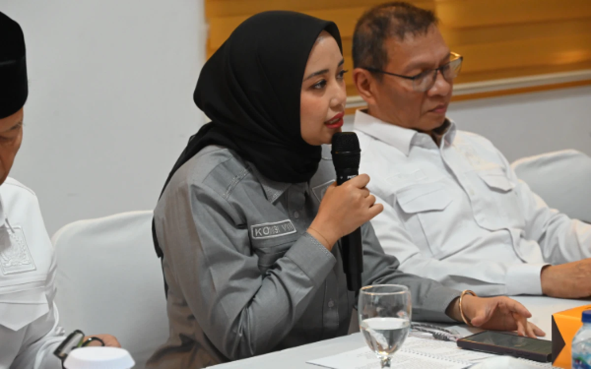 Thumbnail Berita - Tingkatkan Pelayanan Jemaah, DPR Minta Petugas Haji Dibekali Materi Fikih