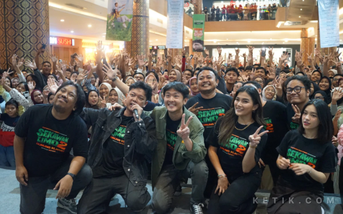 Thumbnail Berita - Meet and Greet "Sekawan Limo 2: Gunung Klawih" di Gresik Pecah, Ribuan Masyarakat Padati Atrium Gressmall