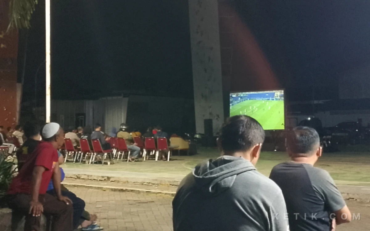 Thumbnail Berita - Wali Kota Probolinggo Kecewa Usai Nobar Spanyol vs Cape Verde