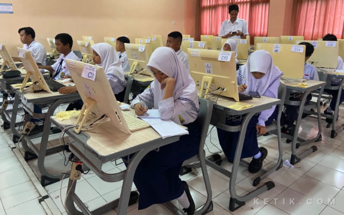 Thumbnail Berita - SMP Negeri 1 Gresik Raih Peringkat Pertama TKA se-Kabupaten Gresik