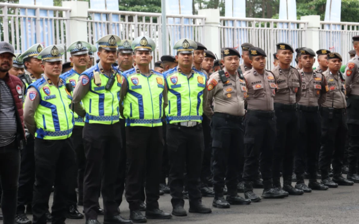 Thumbnail Berita - Jelang Laga Arema FC Vs Dewa United, 700 Personel Disiagakan di Kanjuruhan