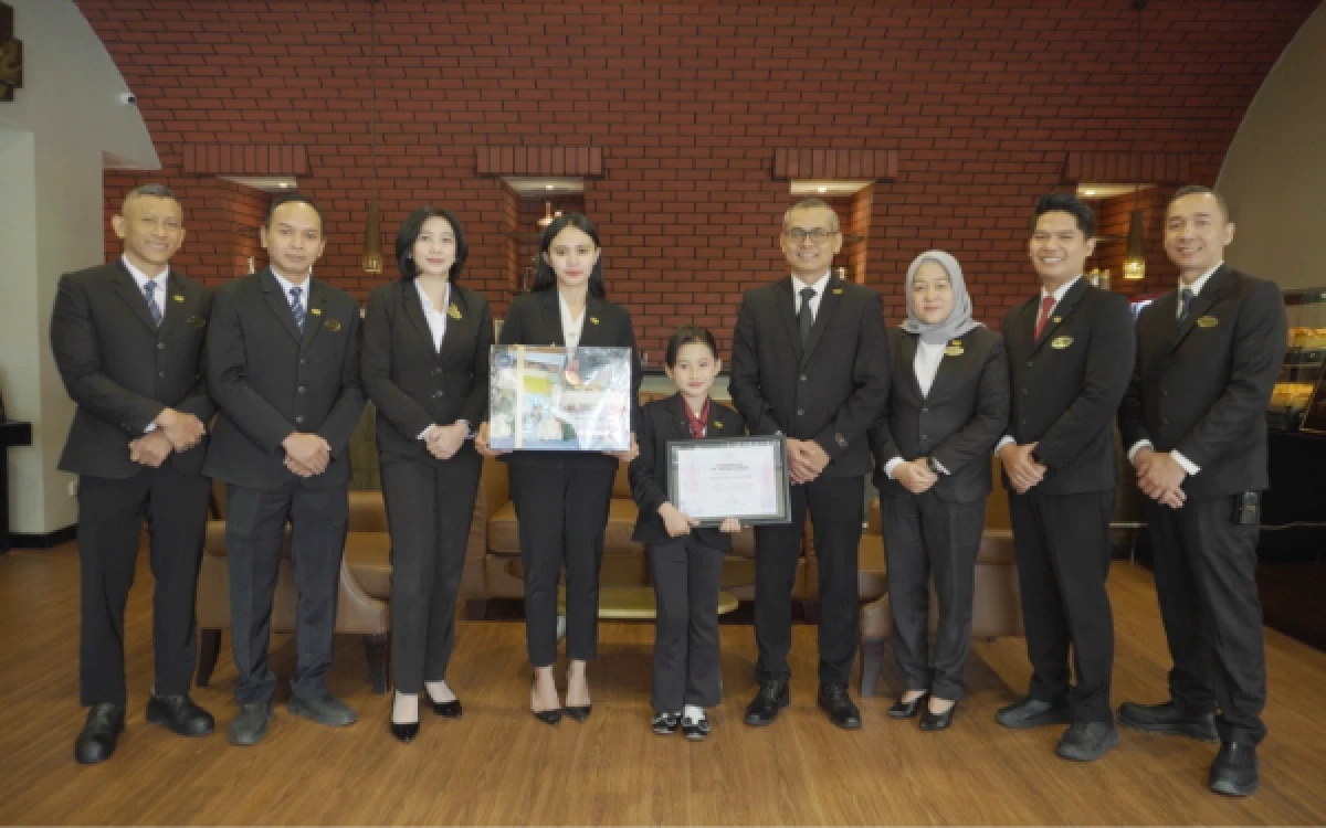 Thumbnail Berita - Peringati Hari Anak Nasional, 43 Anak Ikuti Kegiatan GM For A Day 2026 yang Digelar Santika Indonesia Hotels & Resorts