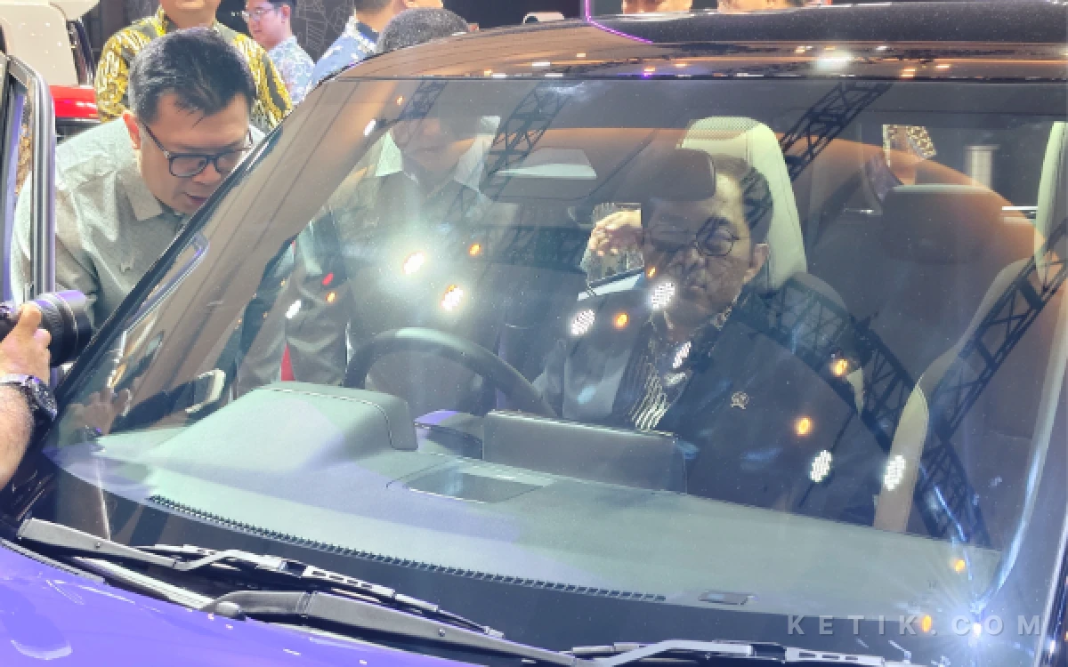 Thumbnail Berita - Tren Penjualan Mobil Hybrid Naik 43,6 Persen, Wamenperin RI Sebut Jadi Lifestyle Baru