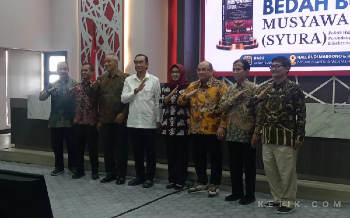 Thumbnail Berita - Kritisi Politik Hukum Pembentukan Perundang-Undangan, FH UB Gelar Bedah Buku Musyawarah (Syura) Karya Prof. Bambang