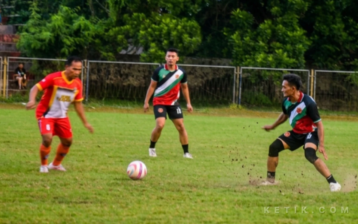 Thumbnail Berita - Seru! Duel Pemkab Tulungagung vs Trenggalek Berakhir Dramatis, Skor Tipis di Babak Penalti