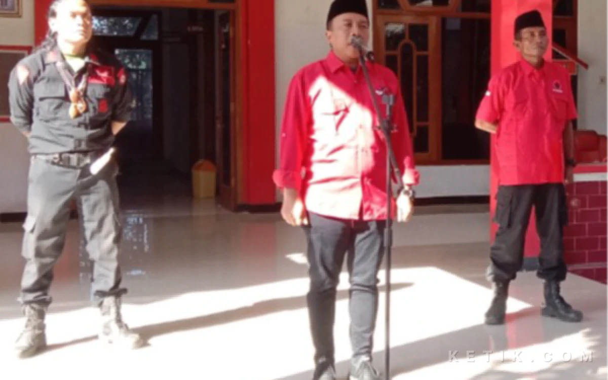 Thumbnail Berita - Dipimpin Doding Rahmadi, PDI Perjuangan Trenggalek Gelar Upacara Peringatan Hari Lahir Pancasila