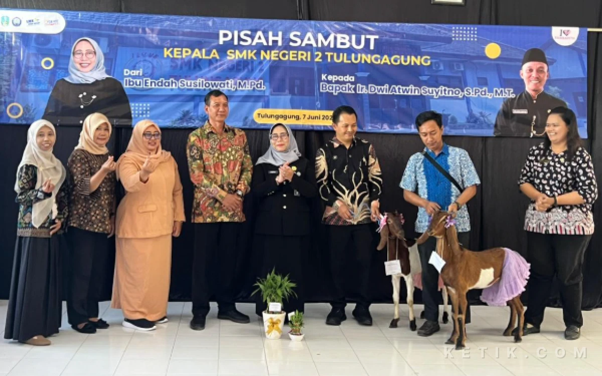 Thumbnail Berita - SMKN 2 Tulungagung Resmi Punya Kepala Sekolah Baru, Endah Susilowati Tinggalkan Jejak Transformasi
