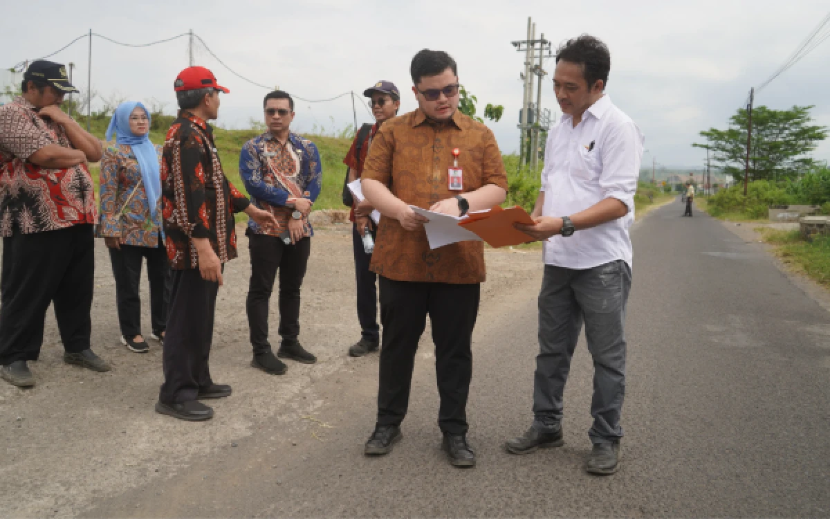 Thumbnail Berita - Akses Suporter Terpisah, Pemkab Kediri Bangun Jalan Menuju Stadion GDJ