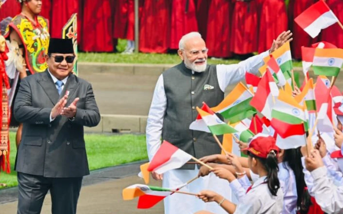 Thumbnail Berita - Prabowo Sambut PM Narendra Modi di Istana, Indonesia-India Perkuat Kemitraan Strategis