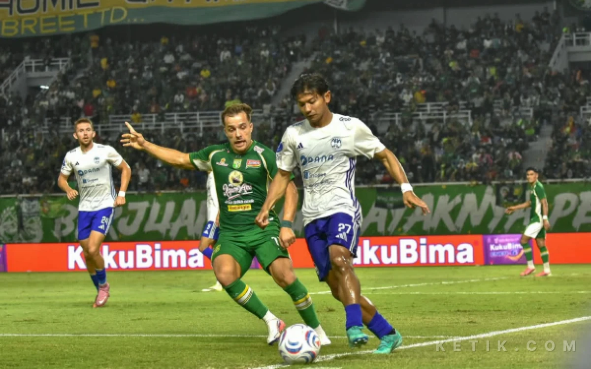Thumbnail Berita - Blak-Blakan Bernardo Tavares Ungkap Penyebab Persebaya Kesulitan Cetak Gol