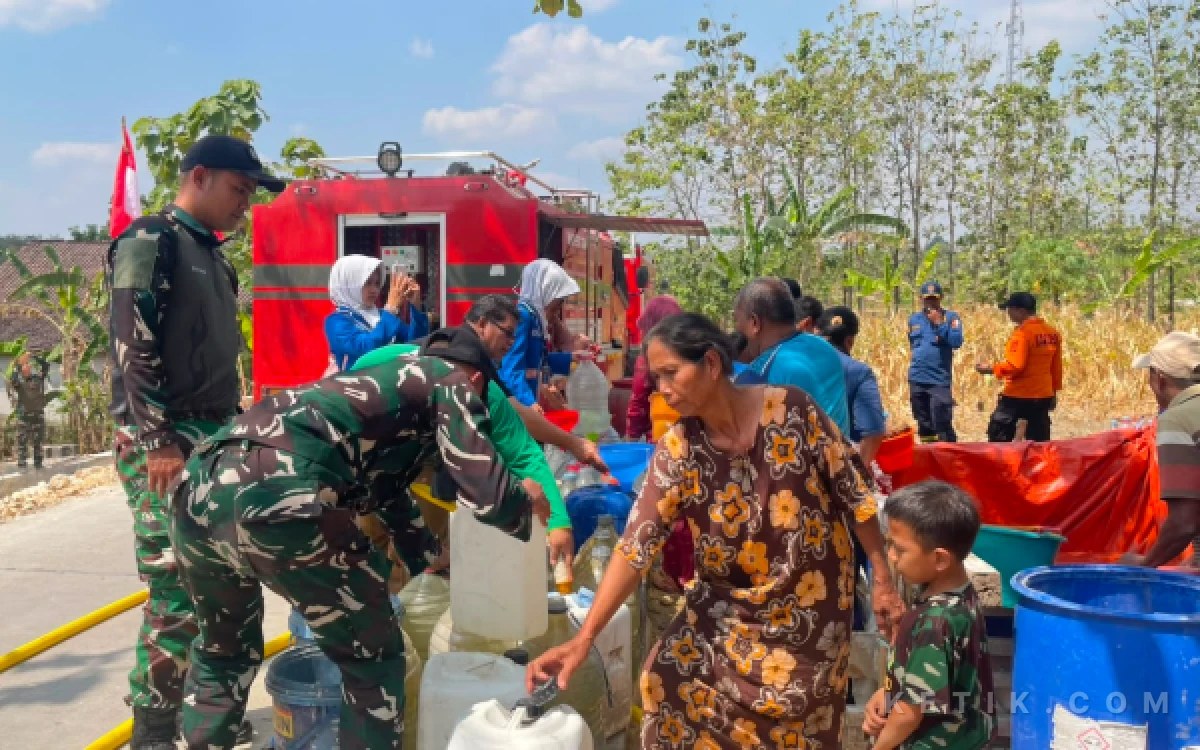 Thumbnail Berita - Warga Sendangharjo Bojonegoro Dapat Bantuan Air Bersih, Pramuka Dorong Kepedulian Sosial