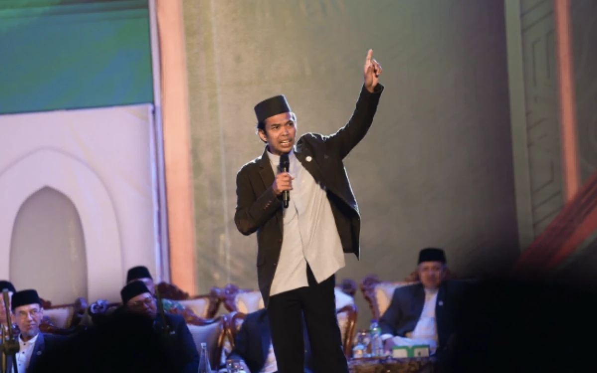 Thumbnail Berita - Ribuan Masyarakat Hadiri Tabligh Akbar 100 Tahun Pesantren Gontor