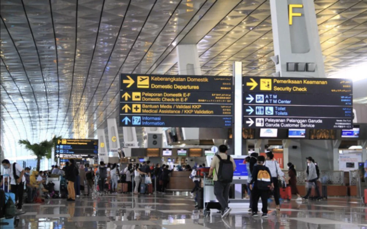 Thumbnail Berita - Bandara Soekarno Hatta Tutup Sementara Akibat Erupsi Anak Krakatau, 33 Penerbangan Terdampak