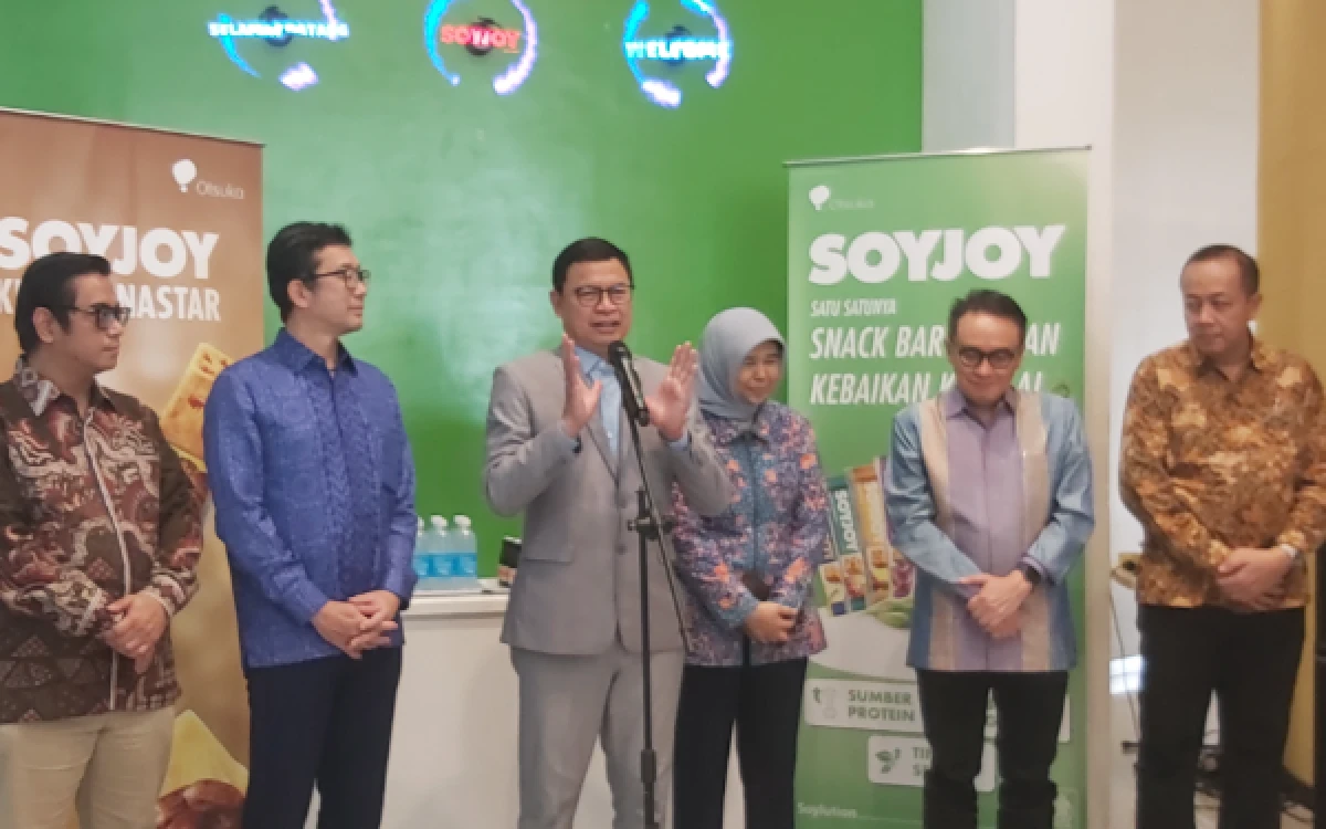 Thumbnail Berita - Kepala BPOM RI Cek Langsung Proses Produksi Pocari dan Soyjoy di Pasuruan