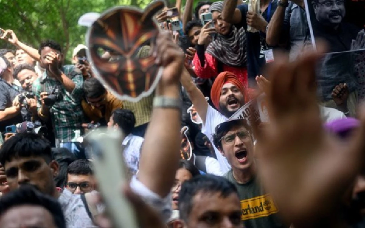 Thumbnail Berita - Revisi Daftar Pemilih Picu Protes di India, 200-an Orang dan Empat Jurnalis Ditangkap
