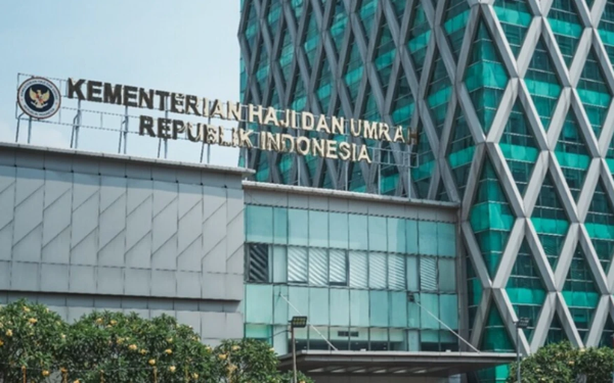 Thumbnail Berita - Bandara Arab Saudi Diserang Lagi, Ini Imbauan Kemenhaj RI untuk Jemaah Umrah Indonesia