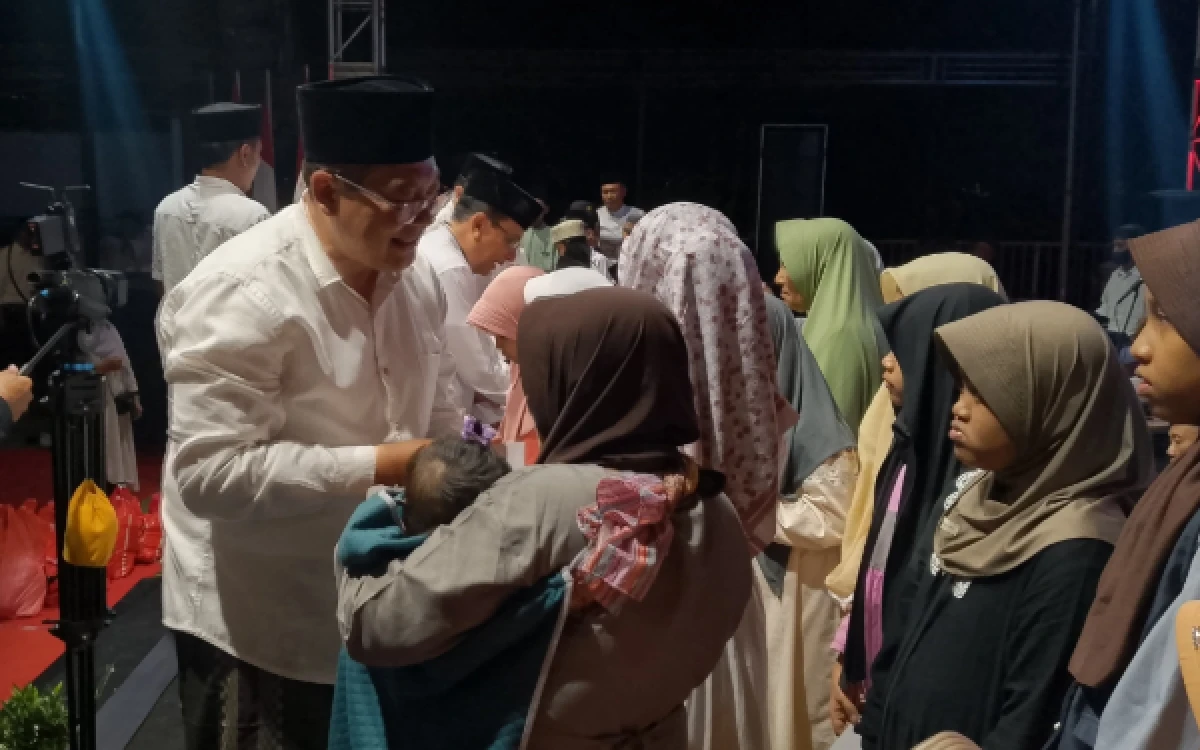 Thumbnail Berita - Bulan Bung Karno, PDIP Kabupaten Malang Gelar Doa Bersama hingga Santuni Anak Yatim