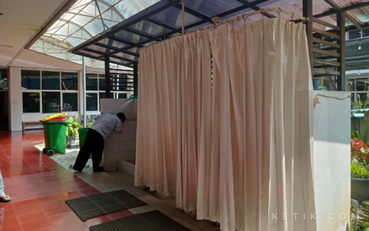 Foto Tempat wudhu campur perempuan dan laki-laki di perpustakaan UB. (Foto: Aliyah/Ketik.com)