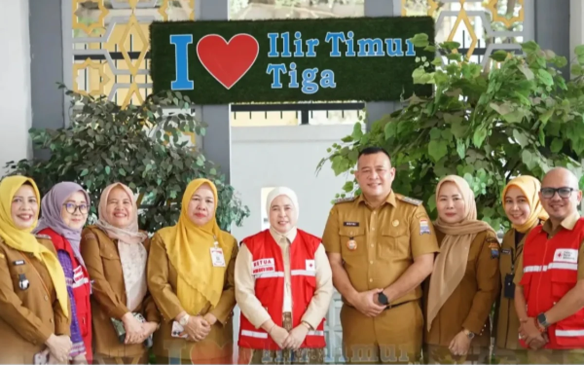 Thumbnail Berita - Bikin Heboh! Kehadiran Ibu Dewi Ratu Dewa di Ilir Timur Tiga Buat Warga Berbondong-bondong Donor Darah!