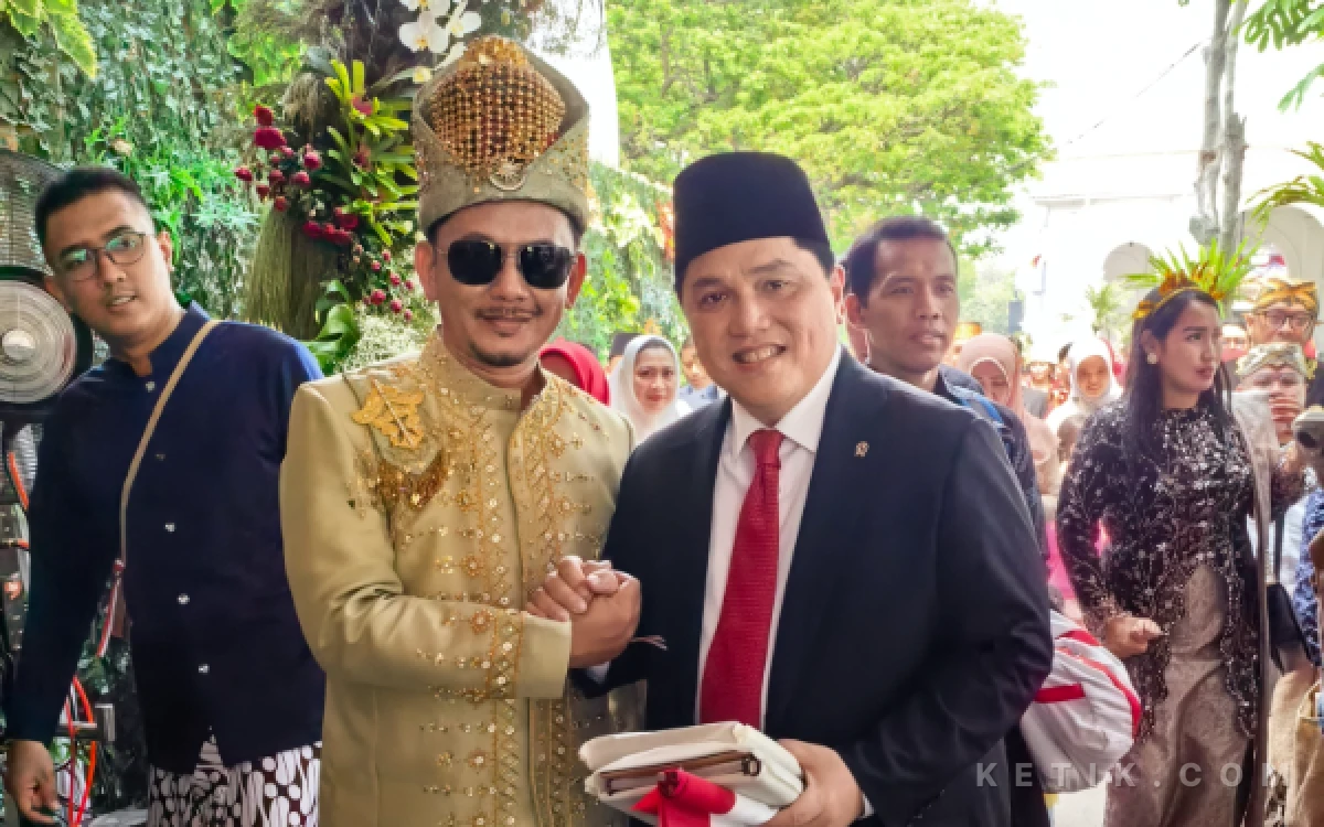 Foto Aris Wandi bersama Menteri Pemuda dan Olahraga Erick Thohir usai mengikuti acara pengibaran Bendera Merah Putih di Istana Negara, Jakarta, Senin (17/8/2026). (Foto: Dok Ketik)