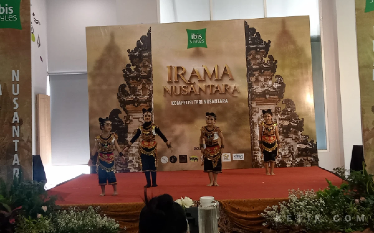 Foto Puluhan peserta mengikuti kegiatan Kompetisi Tari Nusantara yang diselenggarakan oleh ibis Styles Malang pada Minggu, 27 September 2026. (Foto: Aliyah/Ketik.com)