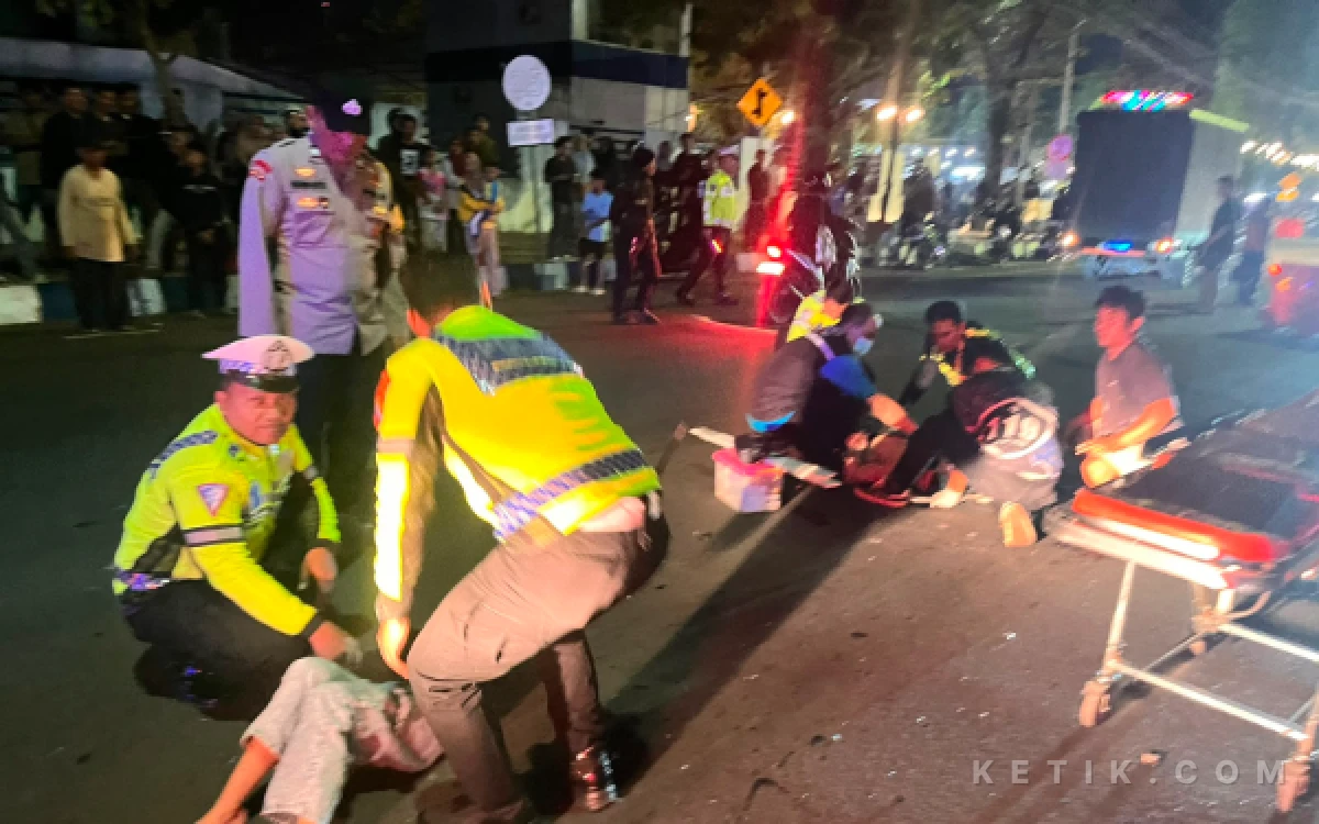 Thumbnail Berita - Vario vs Motor Dinas TNI AD di Pacitan: Dua Luka-luka, Prajurit Alami Patah Tulang