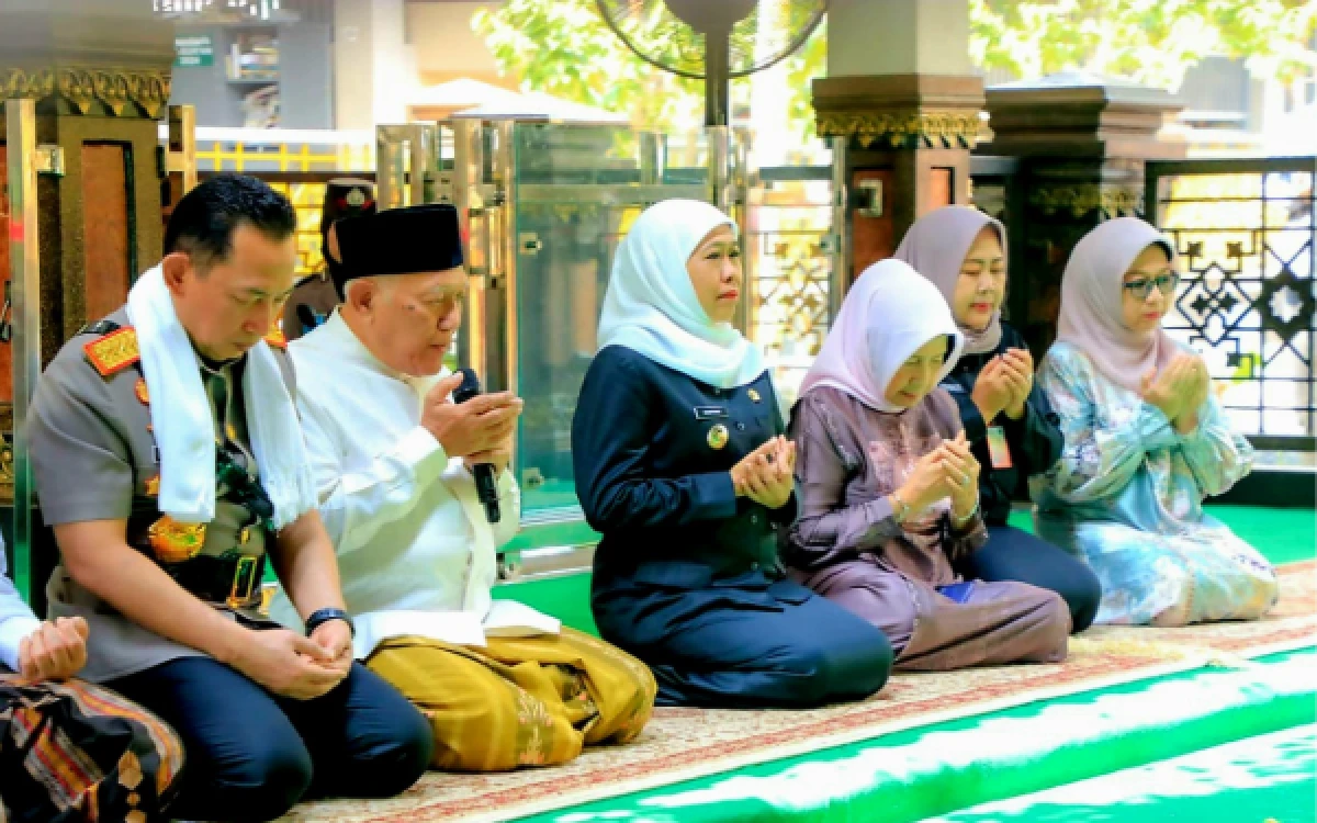 Thumbnail Berita - 1.420 Ponpes di Jatim Miliki Program Kewirausahaan, Gubernur Khofifah Sebut Pusat Pemberdayaan Ekonomi Umat