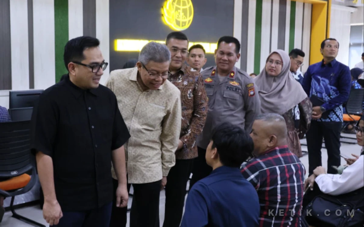 Thumbnail Berita - Ossy Dermawan dan Komisi II DPR RI Tinjau Kantah Kota Batam, Ini Tujuannya