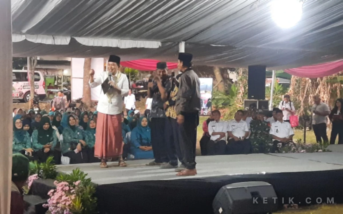 Thumbnail Berita - UHC Prioritas Jember Terus Digencarkan, Gus Fawait Minta Kader Aktif Edukasi Warga agar Manfaatkan Layanan Berobat Gratis