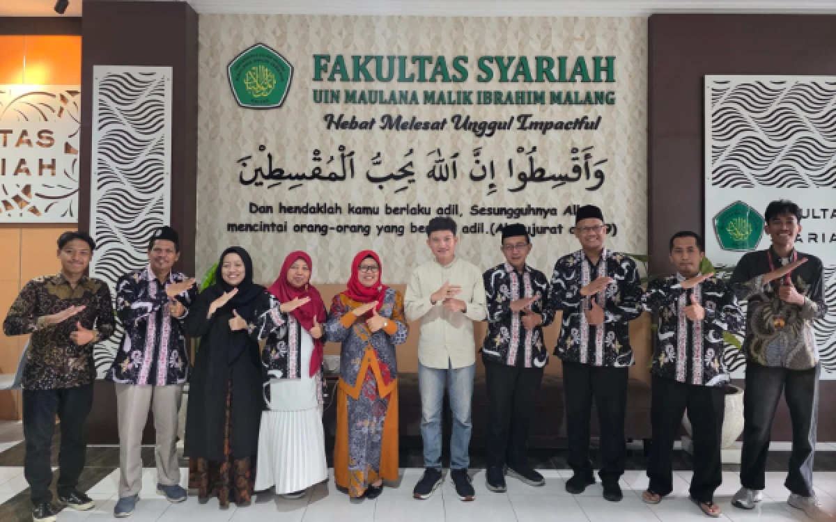 Thumbnail Berita - HTN UIN Malang Hadirkan Tiyo Ardianto Aktivis UGM, Dekan Fakultas Syariah: Mahasiswa Harus Punya Sikap Kritis