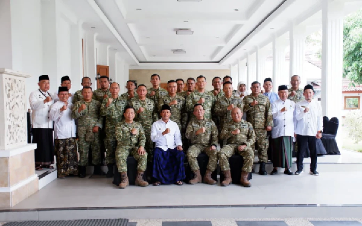 Thumbnail Tim Verval Mabes TNI Temui Bupati Pacitan, Bahas Percepatan Operasionalisasi KDKMP