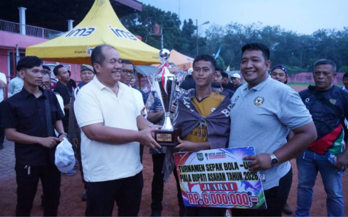 Thumbnail Berita - Bupati Asahan Resmi Tutup Turnamen Sepak Bola U-15 Piala Bupati Asahan 2026