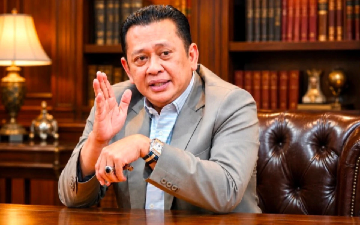 Thumbnail Berita - Prestasi Membanggakan! Bamsoet Terima Apresiasi Luar Biasa sebagai Tokoh Inspiratif Jateng