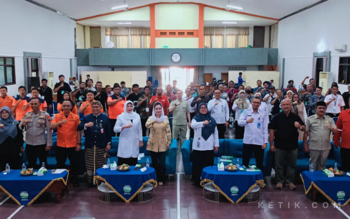 Thumbnail Berita - Novita Wijayanti Gandeng BMKG, Gelar Sekolah Lapang Gempa dan Tsunami di Cilacap