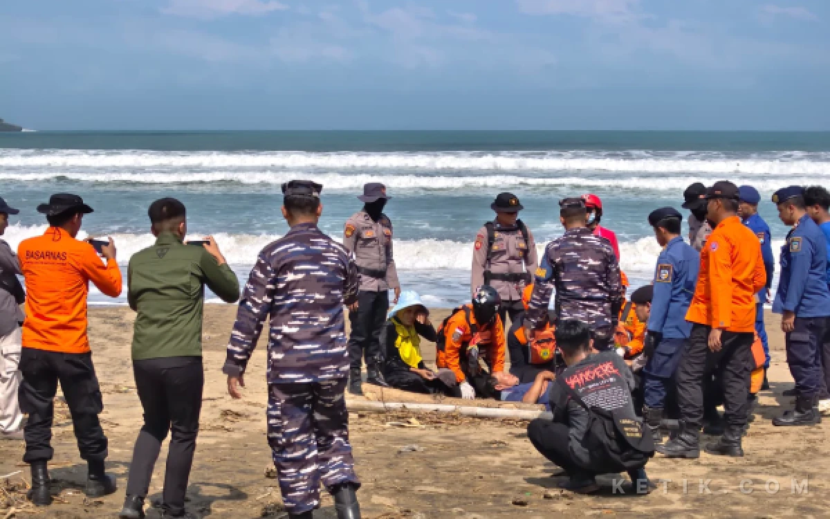 Thumbnail Berita - Intip Latihan Bencana di Pesisir Selatan Jatim, Diskenariokan Gempa 8,2 SR-Tsunami 22 Meter