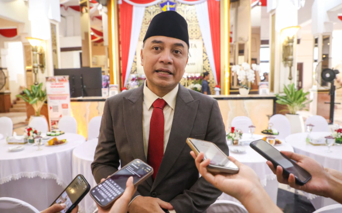 Thumbnail Berita - Bukan Cuma Seremoni Sumpah Pemuda, Eri Cahyadi Siapkan Anggaran untuk Gerakan Anak Muda Surabaya