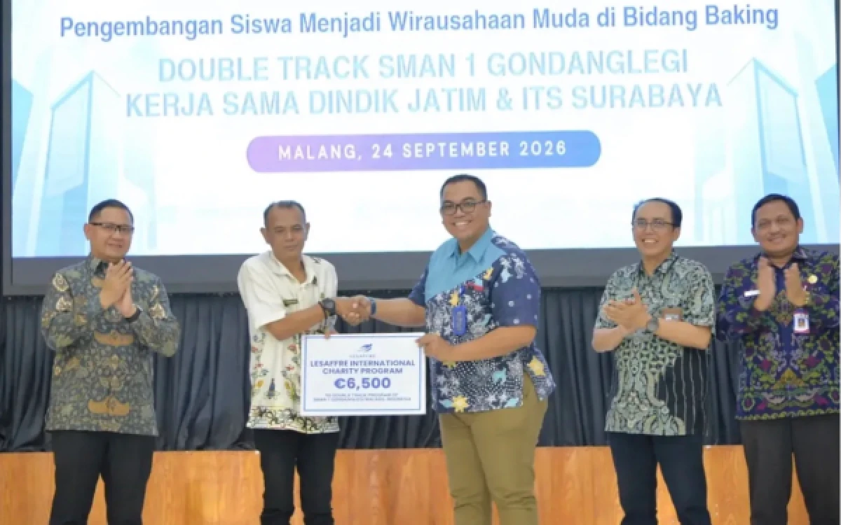 Thumbnail Berita - Membanggakan! SMAN 1 Gondanglegi Satu-Satunya Penerima Lesaffre International Charity di Indonesia, Perkuat Double Track