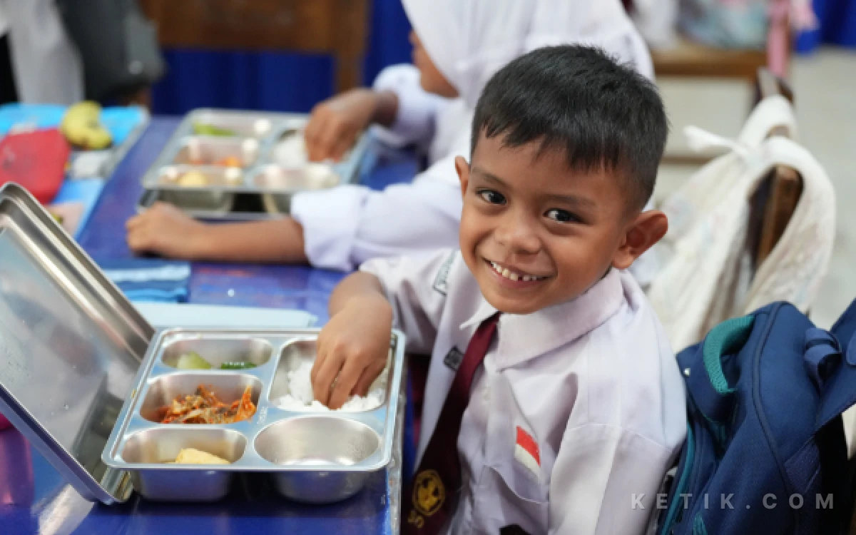 Thumbnail Berita - Tak Hanya Anak Sekolah, Petani dan Pedagang Lokal di Meulaboh Melihat Manfaat Program MBG