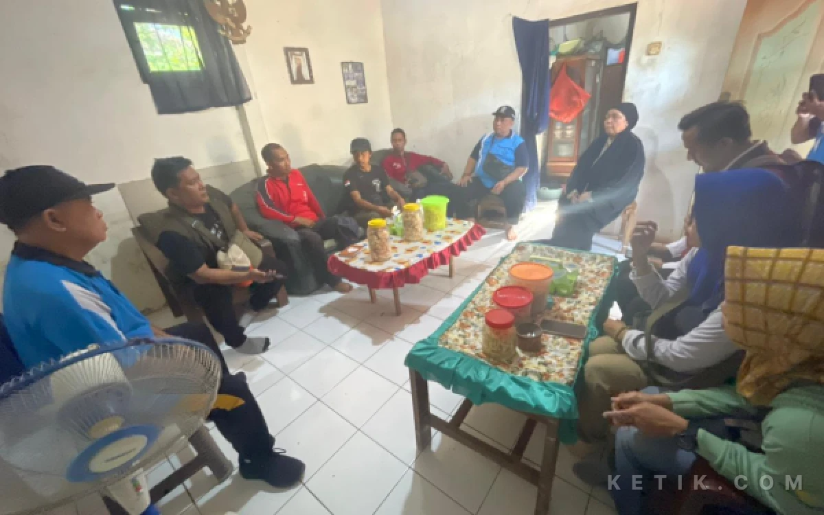 Thumbnail Berita - Camat Asembagus Dampingi Pemulangan PMI Korban KDRT dari Arab Saudi, Bantu Perbaiki Data Kependudukan