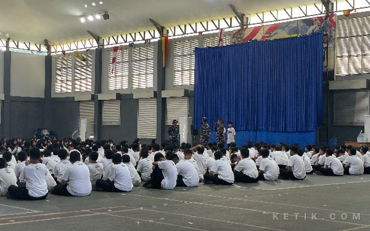 Thumbnail Berita - Baris-Berbaris hingga Yel-Yel, Siswa MTsN 1 Kota Malang Bentuk Mental Lewat MPLS di Lanal
